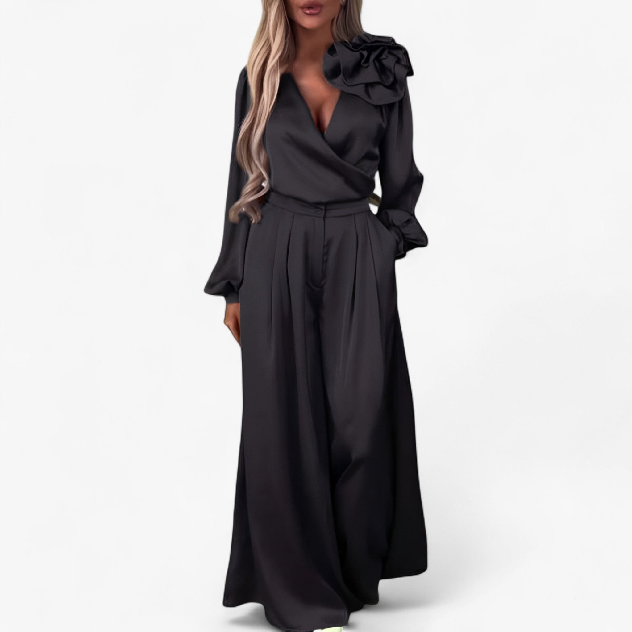 Completo Elegante Donna in Poliestere: Top Sciallato e Pantaloni Larghi Vita Alta - Nero - abbigliamento casual abbigliamento versatile donna donna poliestere larghi look femminile materiale poliestere outfit elegante outfit sets pantaloni pantaloni larghi poliestere set da donna taglie disponibili top scollatura a V vestiti per eventi - Concept Palermo