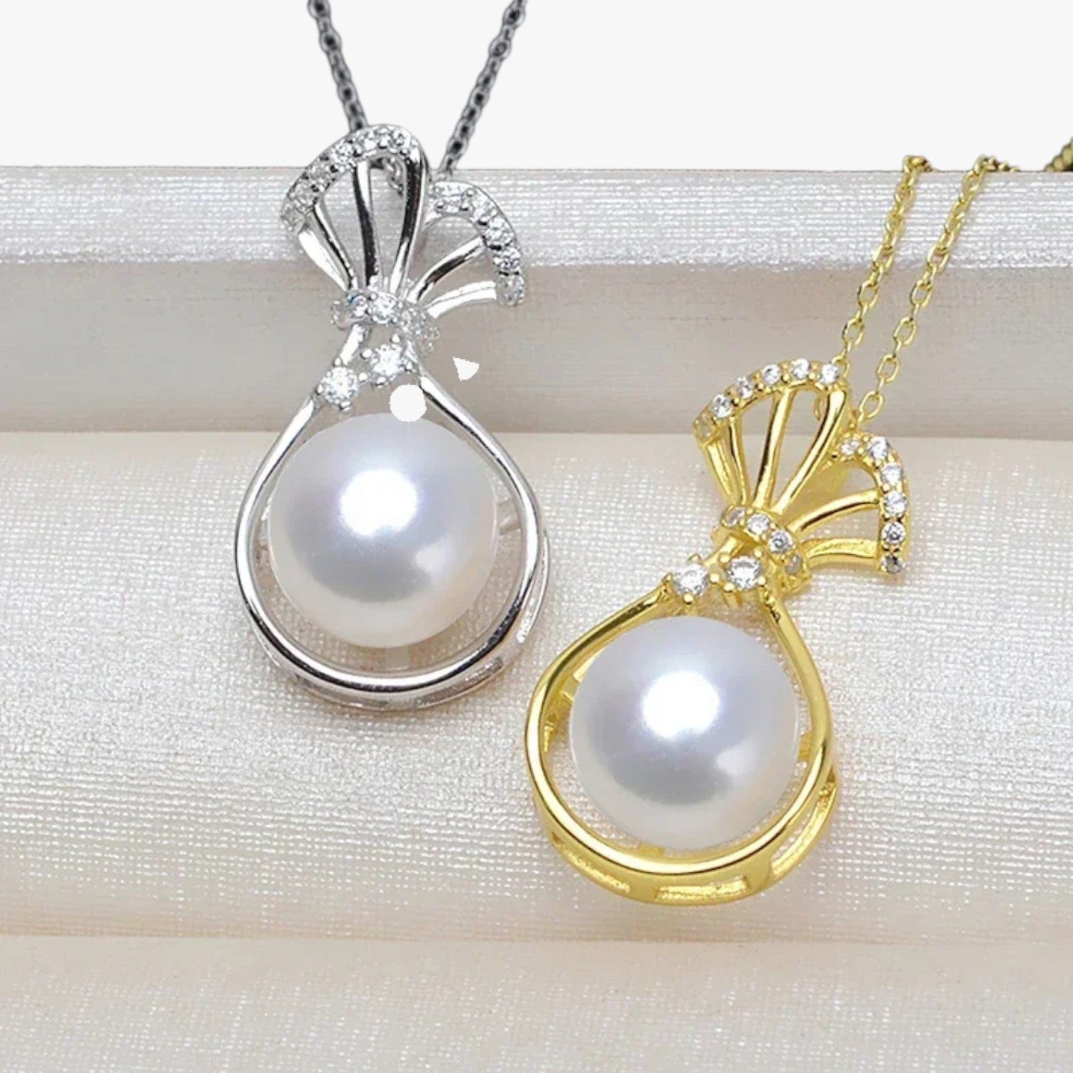 Collana Borsa con Perla Imitata Eleganza Unica per Occasioni Speciali Lana Donna - - borsa collana collana borsa donna elegant womens necklaces eleganza imitata jewelry lana necklace NECKLACES Necklaces for Women - Concept Palermo