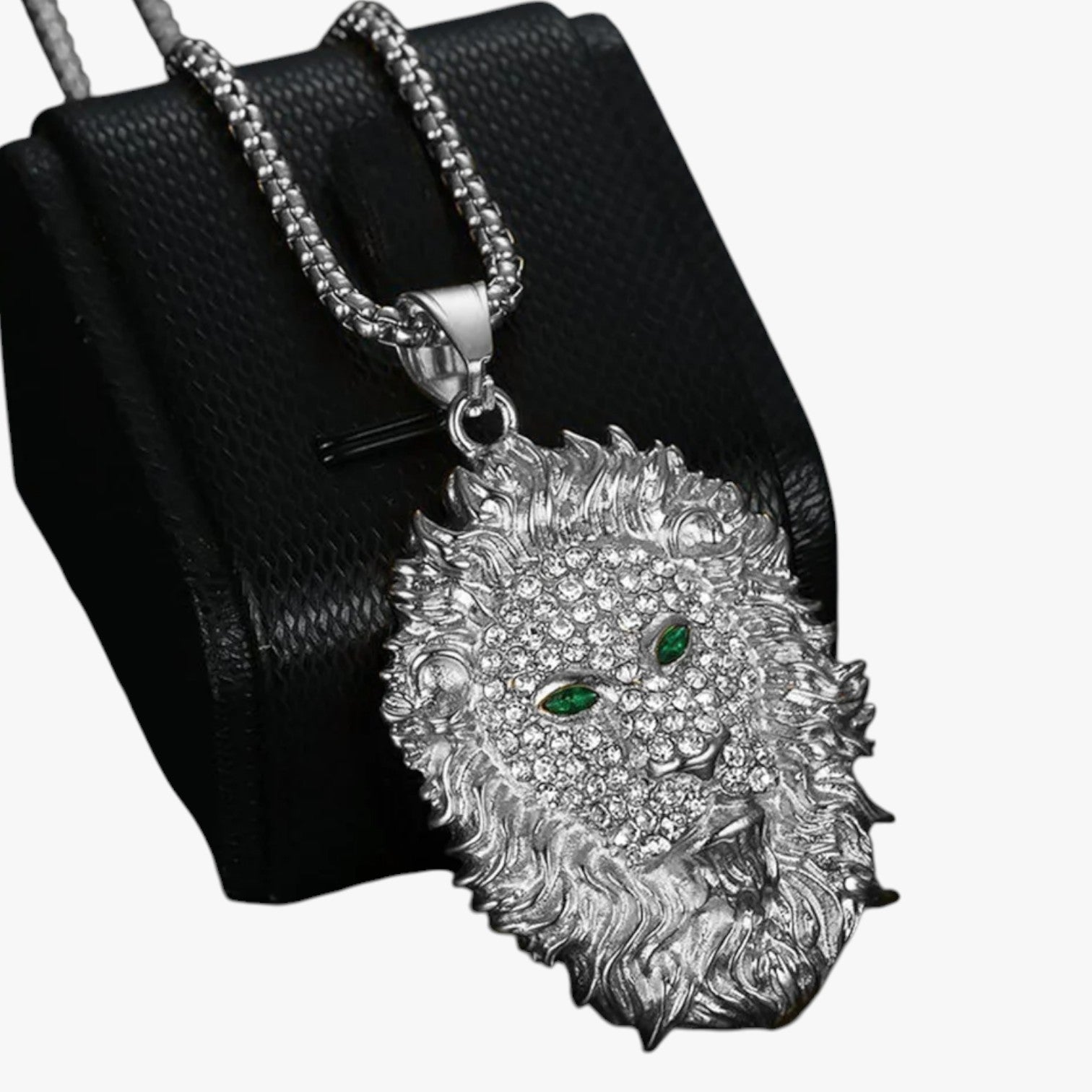 Dominio e Stile in Ogni Dettaglio Il Leone Bling per l'Uomo che Comanda - - bling comanda dettaglio dominio dominio stile Fashion Necklaces jewelry leone necklace necklace for men NECKLACES ogni - Concept Palermo