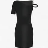 Asymmetrische mini-jurk met vlechtwerk: gedurfd en moeiteloos chic Dames