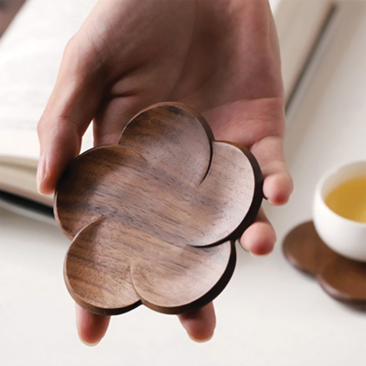 Set di Sottobicchieri Bloom in Noce Sottobicchieri Sofisticati per Trasformare la Tua Imbandigione - - bloom Decor home & garden imbandigione Kitchen noce sofisticati sottobicchieri sottobicchieri bloom Tableware trasformare - Concept Palermo