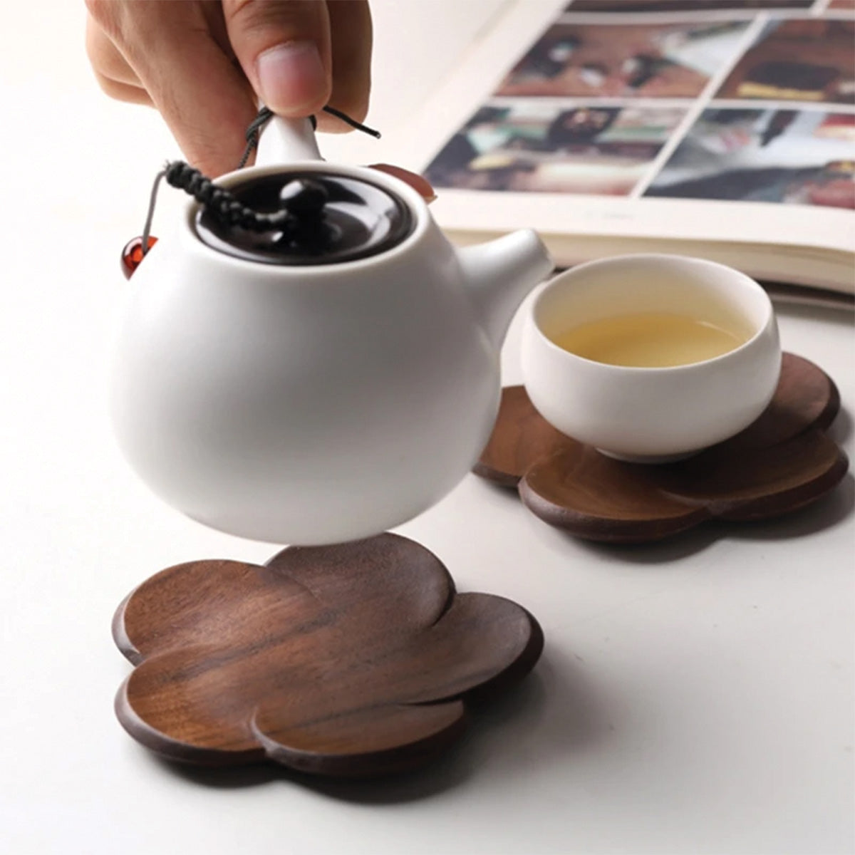 Set di Sottobicchieri Bloom in Noce Sottobicchieri Sofisticati per Trasformare la Tua Imbandigione - - bloom Decor home & garden imbandigione Kitchen noce sofisticati sottobicchieri sottobicchieri bloom Tableware trasformare - Concept Palermo