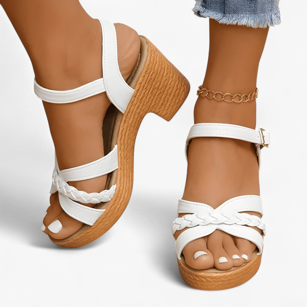 Sandali con zeppa intrecciata con dettagli intrecciati - Bianca - Accessoires Dames dettagli intrecciata intrecciati Sandalen sandali sandali zeppa sandals Schoenen zeppa - Concept Palermo