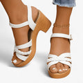 Sandalias con cuña trenzada con detalles entrelazados
