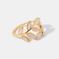 Anillo de mujer en hoja de oro, elegante y versátil para cualquier ocasión especial