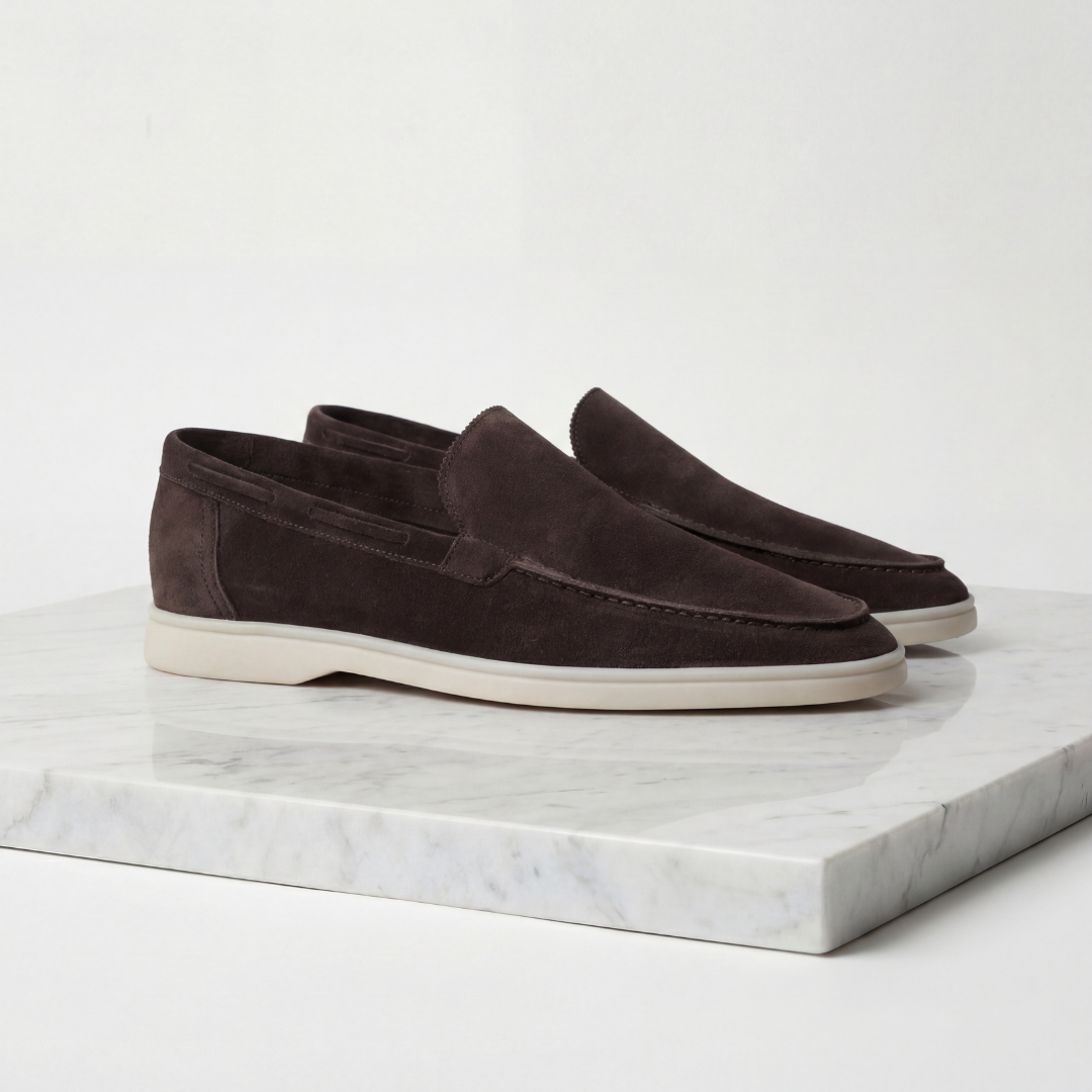 Mocassini Scamosciati Uomo: L'Eleganza Versatile per Ogni Look