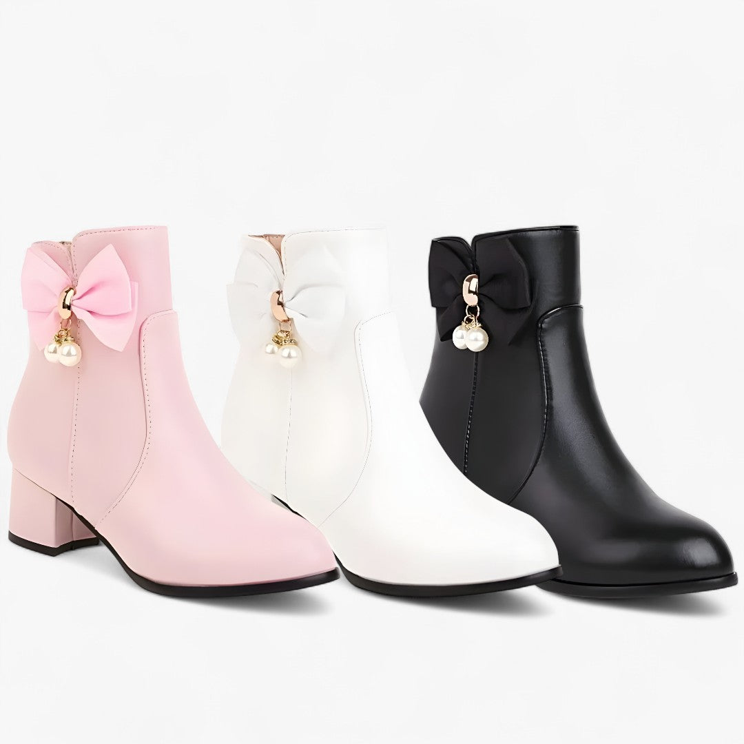 Stivaletti con fiocco e tacco alto per taglie comode - - BOOTS Boots & Shoes comode fiocco shoes stivaletti stivaletti fiocco tacco taglie - Concept Palermo