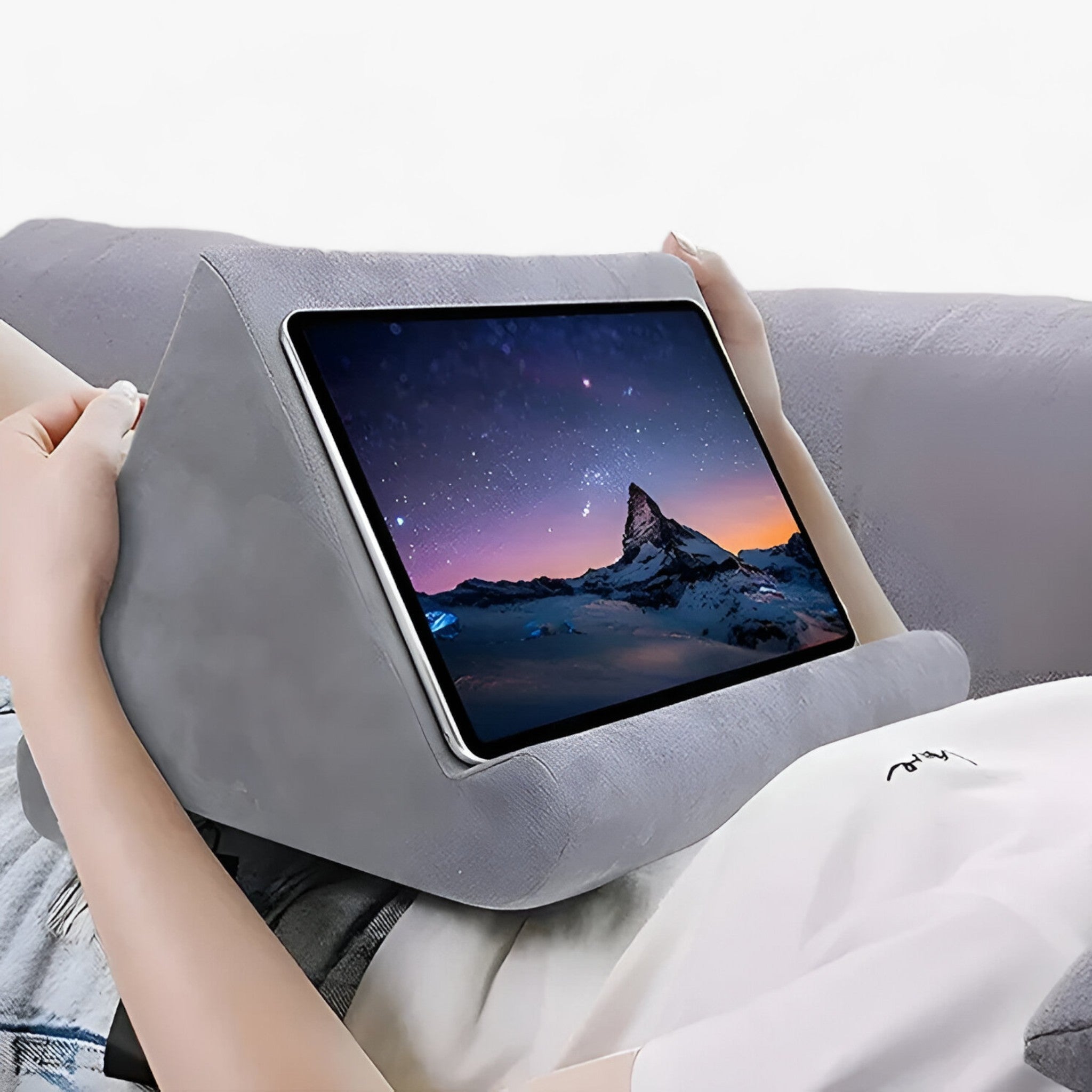Il compagno per un utilizzo rilassato dei dispositivi Uomo - - compagno compagno utilizzo dispositivi gadgets phone holder rilassato uomo utilizzo - Concept Palermo