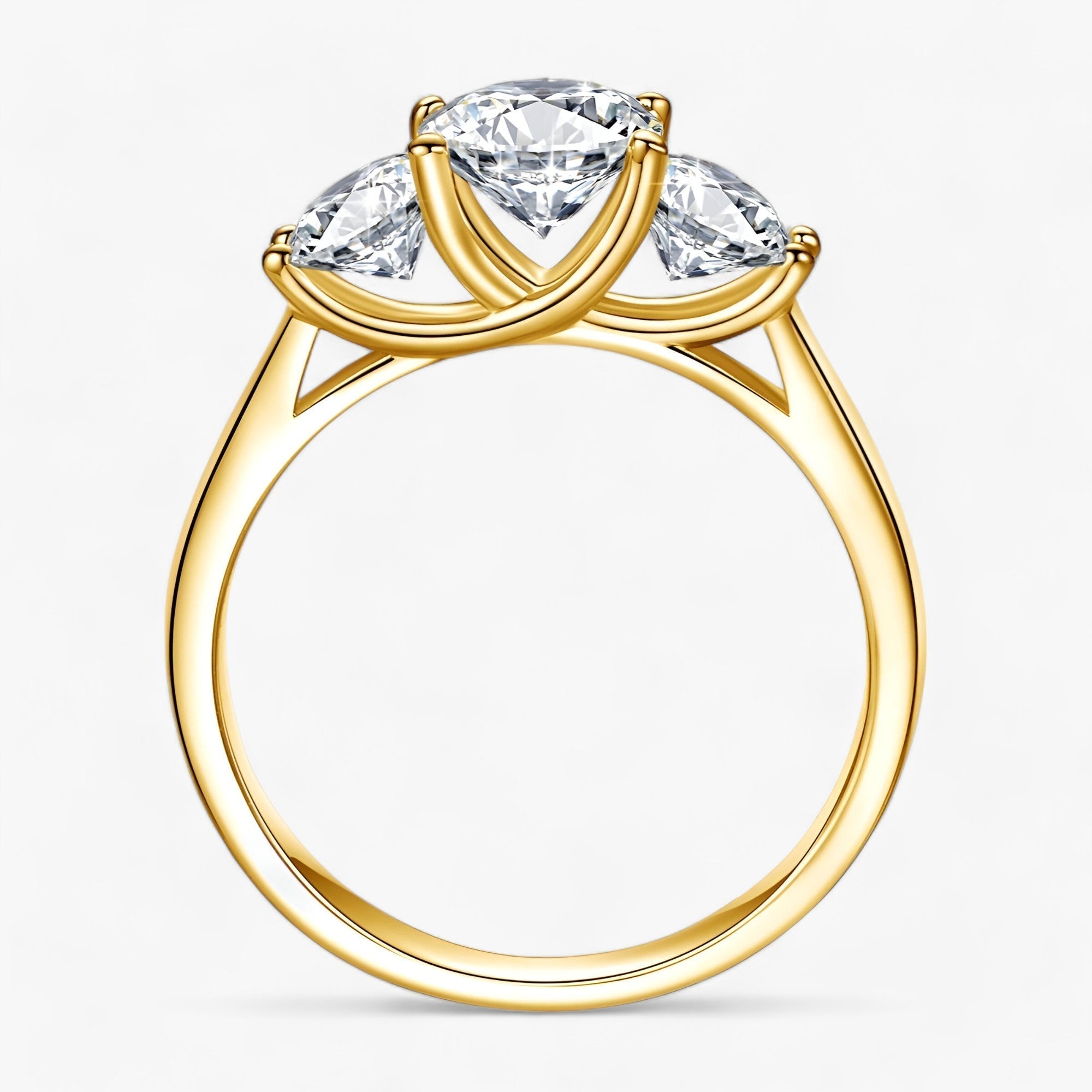 Anello in Moissanite Oro Giallo - Un Brillo di Lusso Donna - - 3 stone moissanite ring 5g 925 anello anello moissanite brillo Diamond donna ENGAGEMENT Fine GRA 11817187 jewelry Luxury Jewelry Mainland China Moissanite NGTC Prong Setting Rings Round silver Sterling TRENDY Wedding Bands Women Yellow Gold Moissanite Rings YES - Concept Palermo