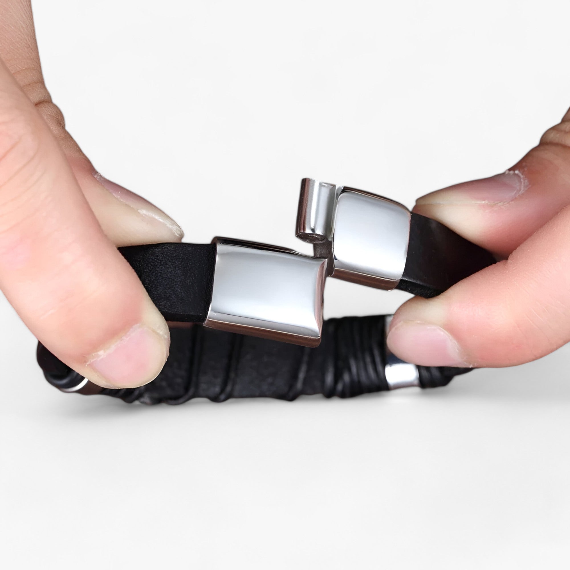Bracciale in vera pelle - Eleganza e robustezza combinati - - armband bracciale bracciale vera bracelet for men combinati eleganza jewelry men bracelet pelle robustezza vera - Concept Palermo
