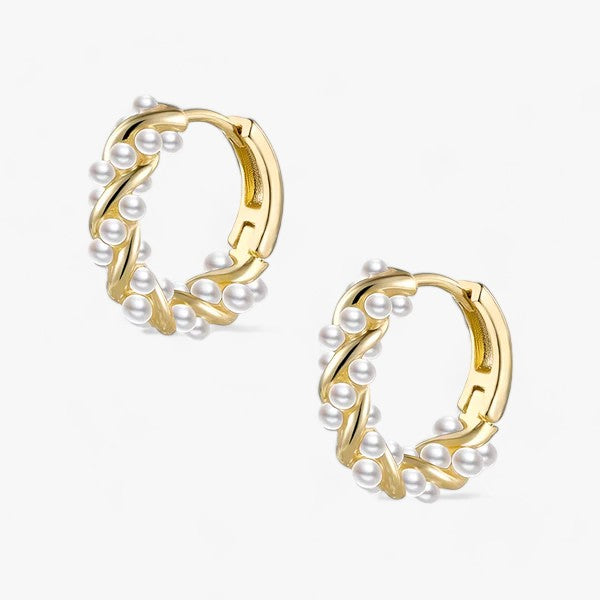 Eleganza senza tempo: Orecchini a perla in un design circolare Donna - Oro - circolare Copper design donna EARRINGS eleganza eleganza tempo fashion HARKO Hubei jewelry Mainland China Metal orecchini perla Stud Earrings - Concept Palermo