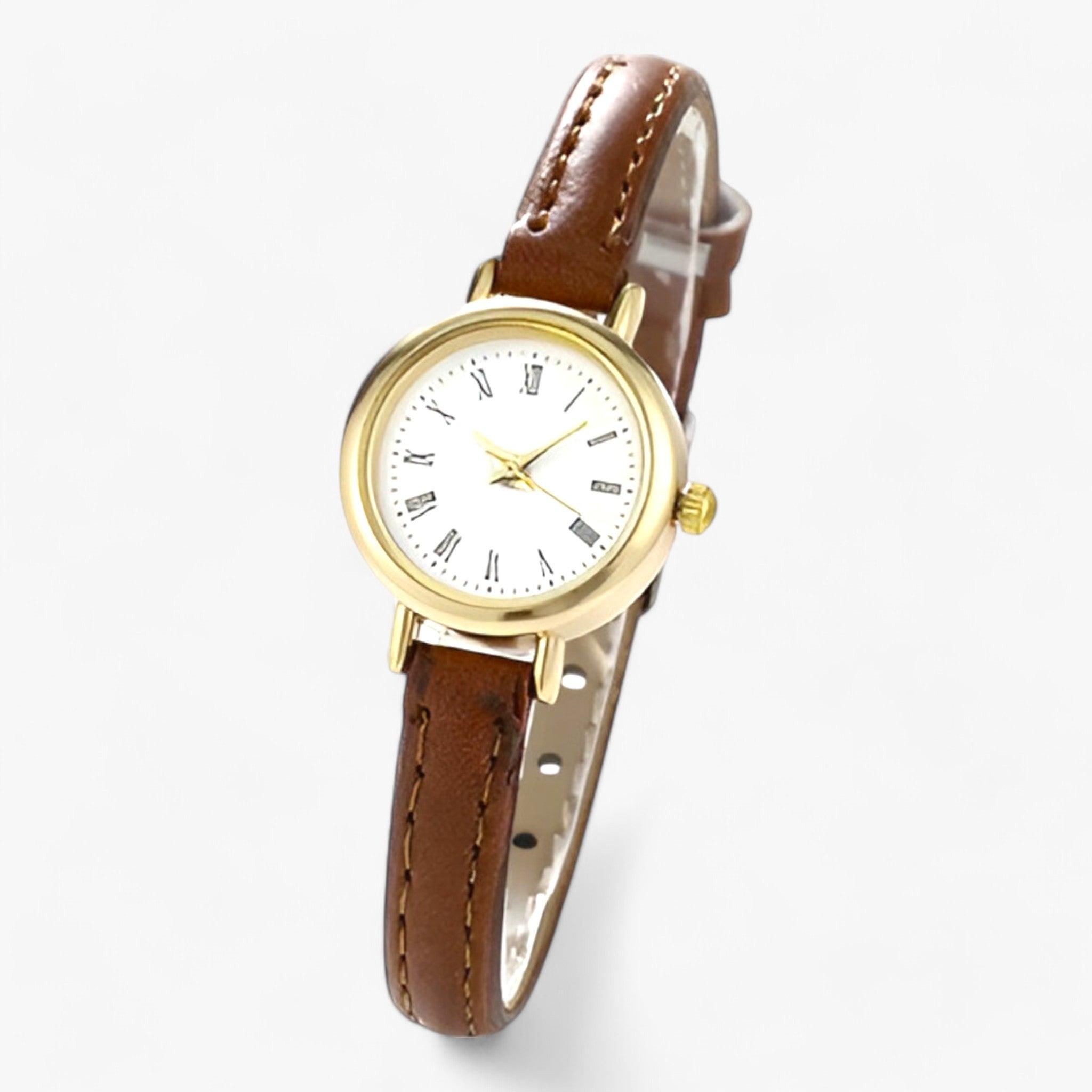 Piccolo orologio rotondo - Minimalismo chic per uno stile quotidiano Donna - Caffè - 12mm 18mm 23cm 6mm ALLOY Buckle chic donna Fashion & Casual glass ladies watch leather Mainland China minimalismo montre montres femmes MOONBIFFY No package No Waterproof None orologio orologio rotondo Quartz quotidiano relogio relogios feminino reloj reloj para mujer relojes relojes de mujeres rotondo Round stile watch watch for women watches women watch ZN22583 - Concept Palermo