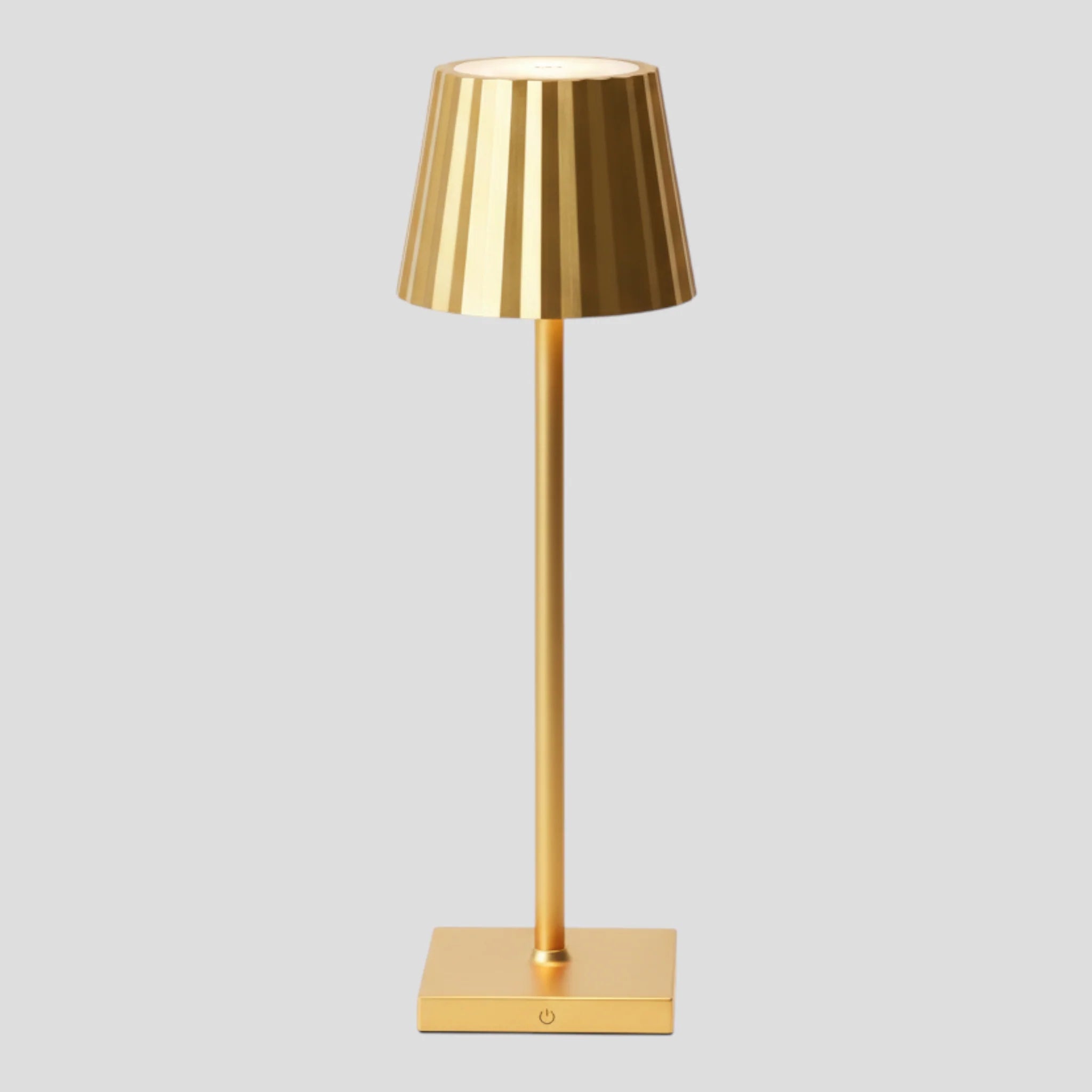 Lampe de Table LED Sans Fil avec Batterie Rechargeable et Commande Tactile Aluminium - Or - accessoire de décoration aluminium batterie commande cross-from-marche-lino-15739356774749 design artistique lampe lampe de table lampe dimmable lampe LED lampe sans fil lampe table lampe étanche New-google rechargeable table tactile éclairage moderne - Concept Palermo
