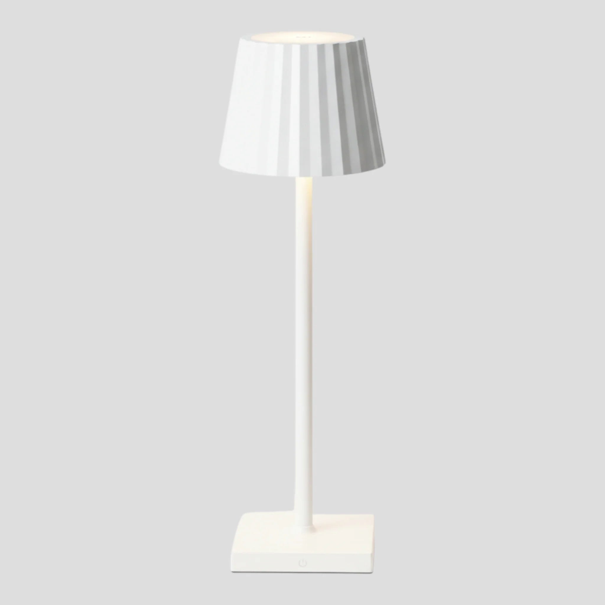 Lampe de Table LED Sans Fil avec Batterie Rechargeable et Commande Tactile Aluminium - Blanc - accessoire de décoration aluminium batterie commande cross-from-marche-lino-15739356774749 design artistique lampe lampe de table lampe dimmable lampe LED lampe sans fil lampe table lampe étanche New-google rechargeable table tactile éclairage moderne - Concept Palermo